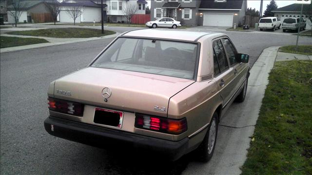 Mercedes-Benz 190 1985 photo 1