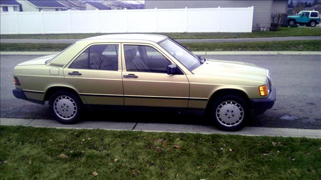 Mercedes-Benz 190 1985 photo 3
