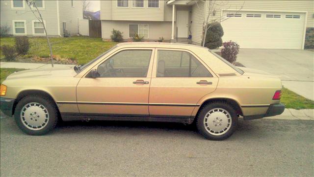 Mercedes-Benz 190 1985 photo 5