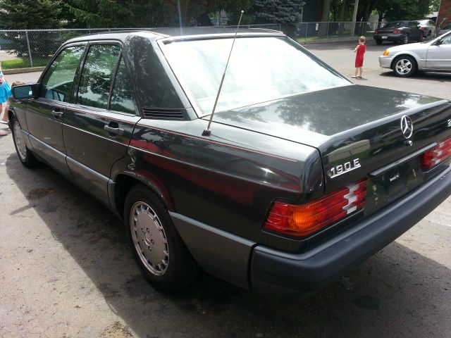 Mercedes-Benz 190 1990 photo 3