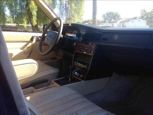 Mercedes-Benz 190 Unknown Sedan