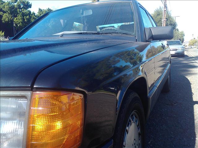 Mercedes-Benz 190 1991 photo 5