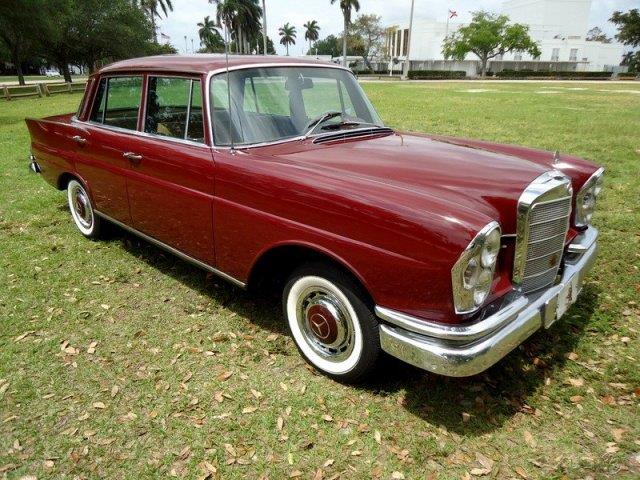 Mercedes-Benz 230 S 1968 photo 1