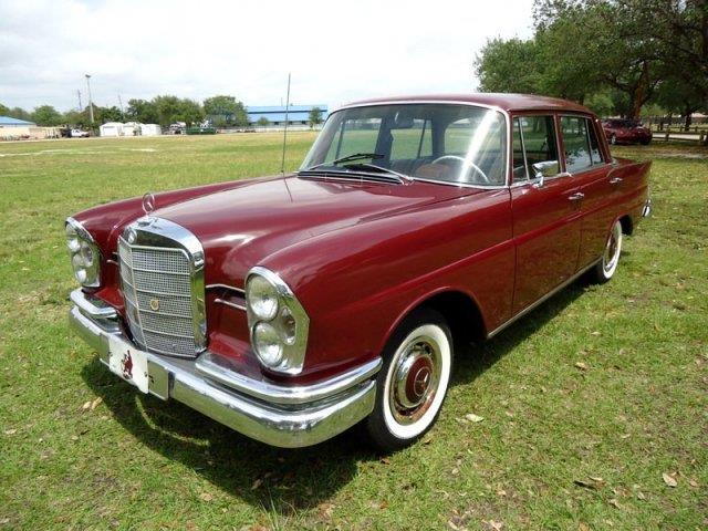 Mercedes-Benz 230 S 1968 photo 2
