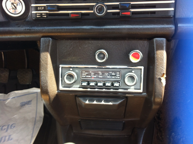 Mercedes-Benz 240 1969 photo 7