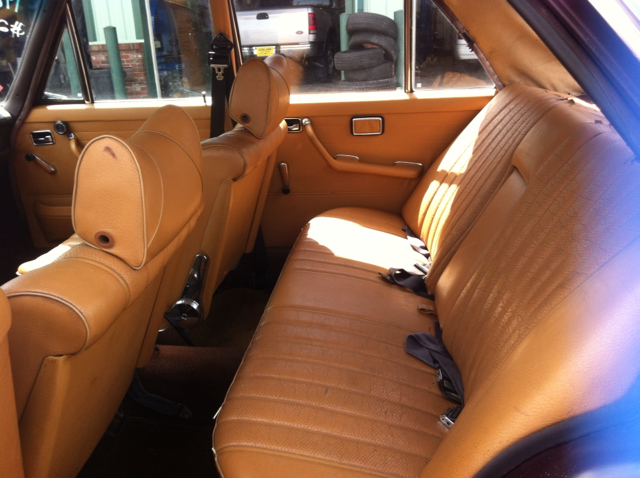 Mercedes-Benz 240 1969 photo 8