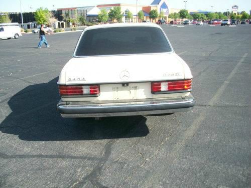 Mercedes-Benz 240 1982 photo 4