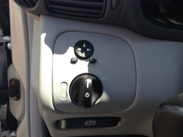 Mercedes-Benz 240 2002 photo 14