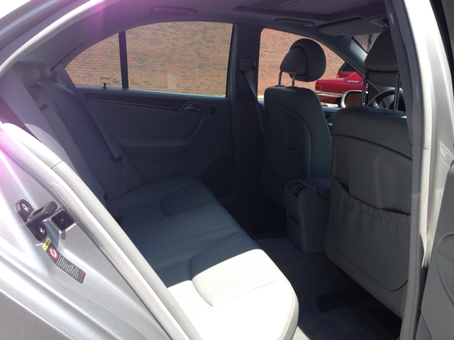 Mercedes-Benz 240 2002 photo 19