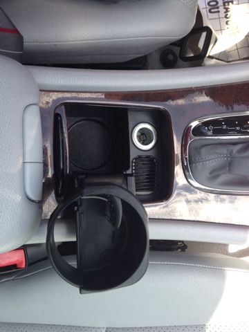 Mercedes-Benz 240 2002 photo 2