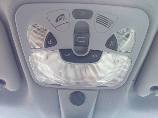 Mercedes-Benz 240 2002 photo 21