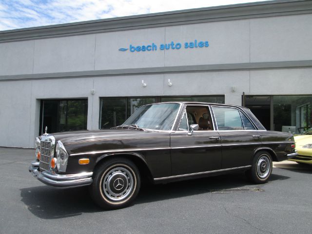 Mercedes-Benz 280 Journey W/nav Sedan