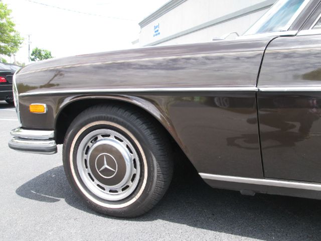 Mercedes-Benz 280 1973 photo 10