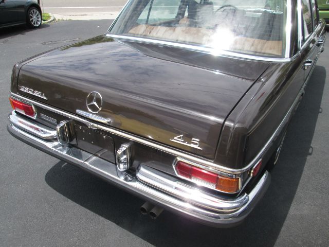 Mercedes-Benz 280 1973 photo 16