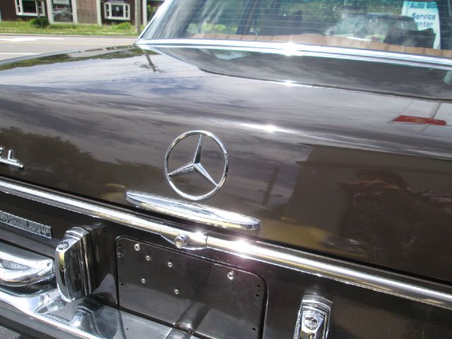 Mercedes-Benz 280 1973 photo 17