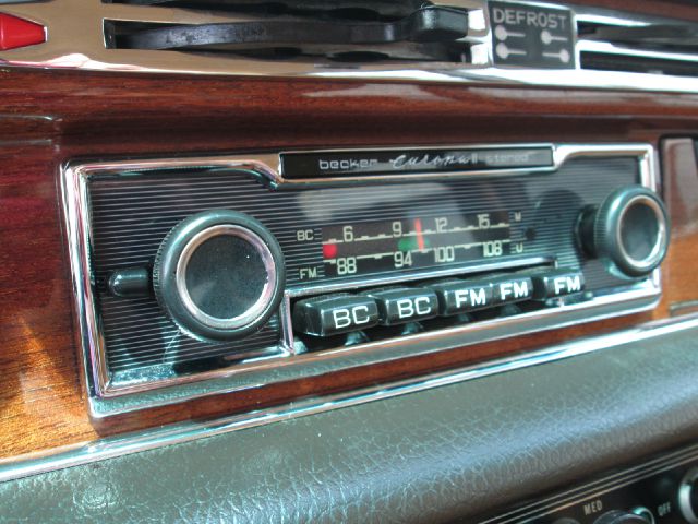 Mercedes-Benz 280 1973 photo 21