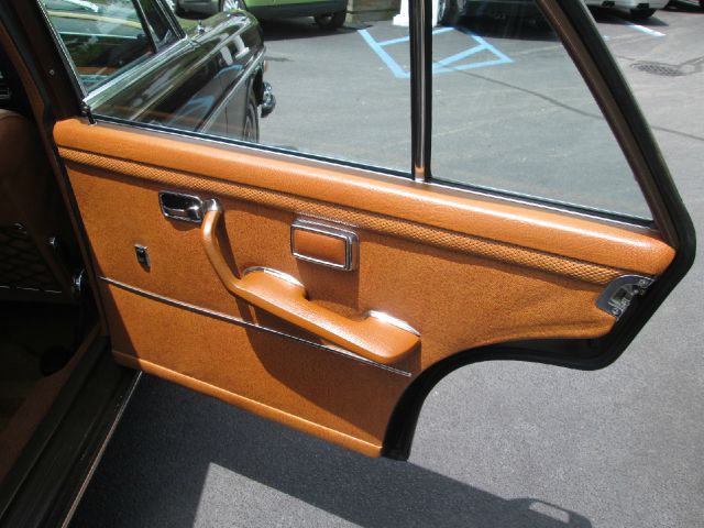 Mercedes-Benz 280 1973 photo 4