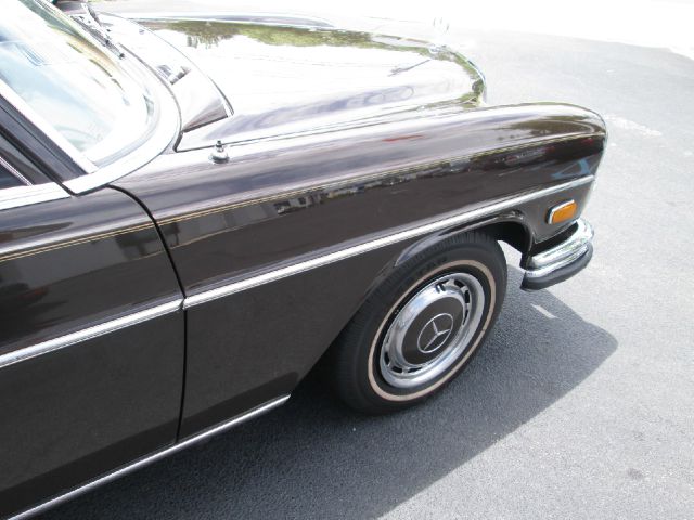 Mercedes-Benz 280 1973 photo 42