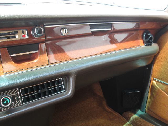 Mercedes-Benz 280 1973 photo 49