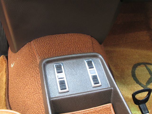 Mercedes-Benz 280 1973 photo 50