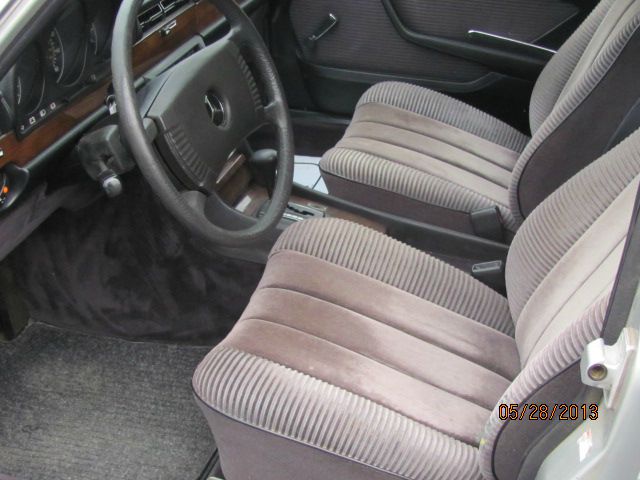 Mercedes-Benz 280 1979 photo 13