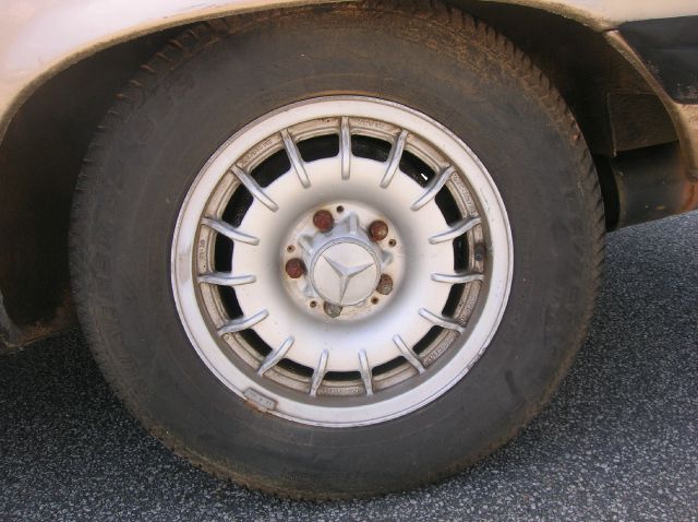 Mercedes-Benz 280 1982 photo 4