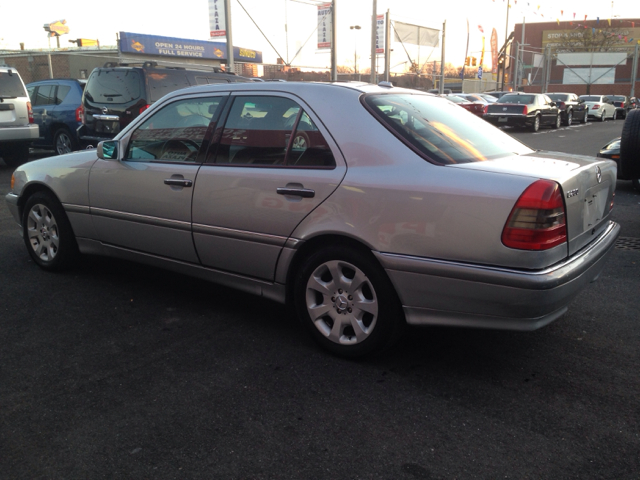 Mercedes-Benz 280 Regular Cab Sedan