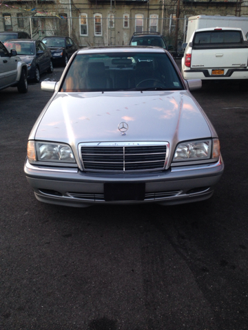 Mercedes-Benz 280 2000 photo 1