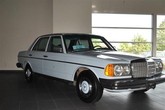 Mercedes-Benz 280E 1978 photo 2