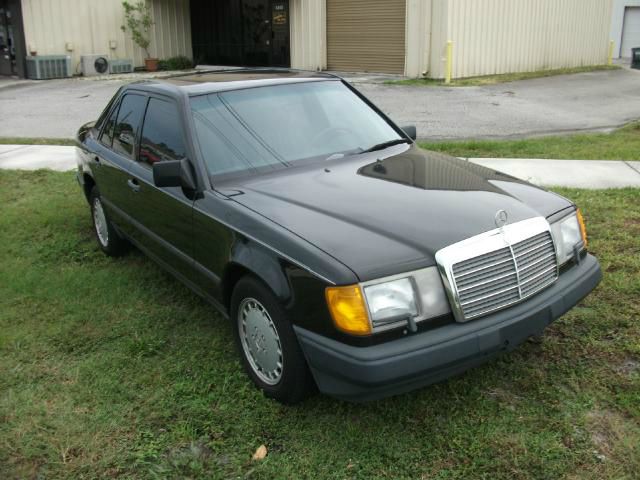 Mercedes-Benz 300-Class Unlimited 4WD Sedan