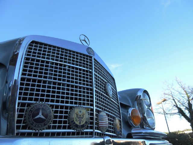 Mercedes-Benz 300 1968 photo 3
