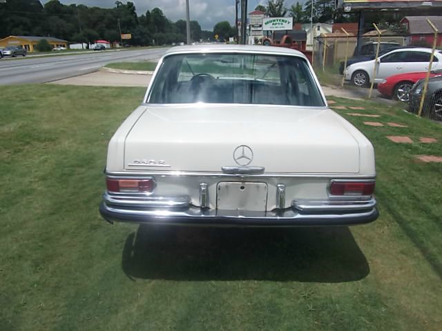 Mercedes-Benz 300 Unknown Sedan