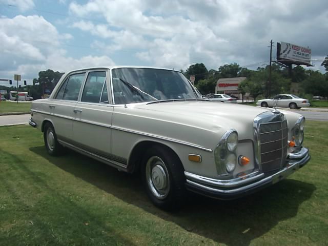 Mercedes-Benz 300 1969 photo 2