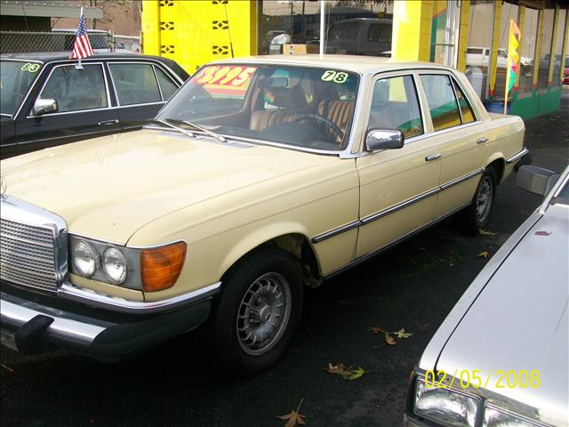 Mercedes-Benz 300 1978 photo 3