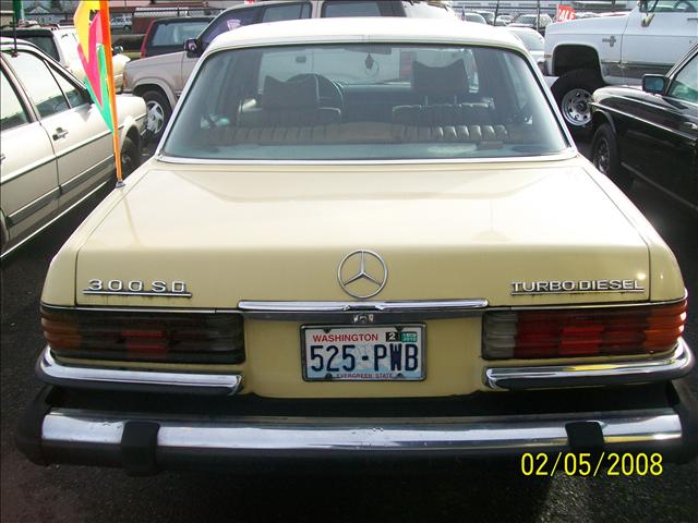 Mercedes-Benz 300 Cl500 Coupe 2D Sedan