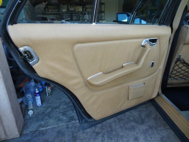 Mercedes-Benz 300 1980 photo 22