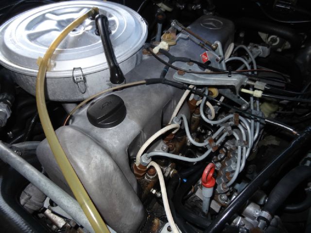 Mercedes-Benz 300 1980 photo 23