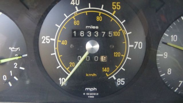 Mercedes-Benz 300 1980 photo 24