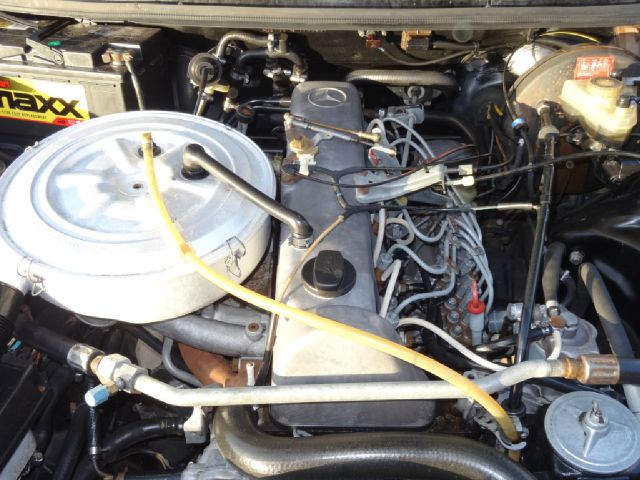 Mercedes-Benz 300 1980 photo 60