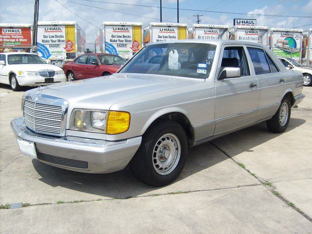 Mercedes-Benz 300 Regency 4X4 Sedan