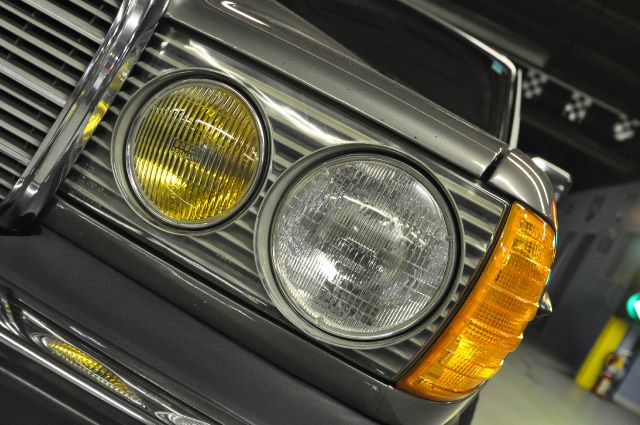 Mercedes-Benz 300 1984 photo 3