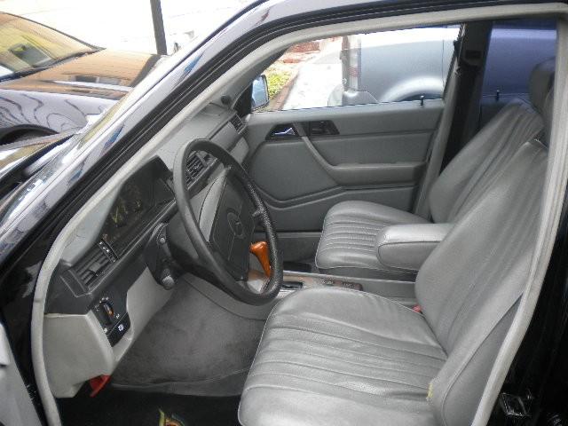 Mercedes-Benz 300 1986 photo 5