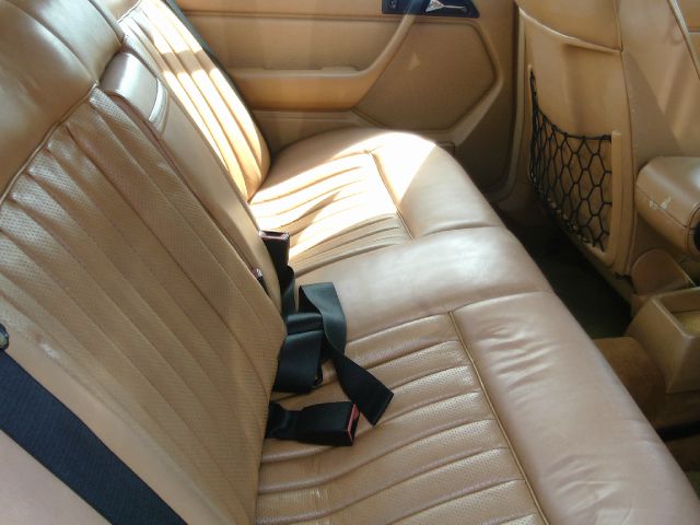 Mercedes-Benz 300 1986 photo 2