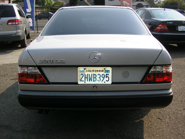 Mercedes-Benz 300 1988 photo 1