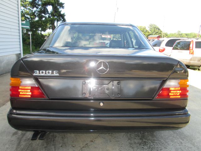 Mercedes-Benz 300 1988 photo 1