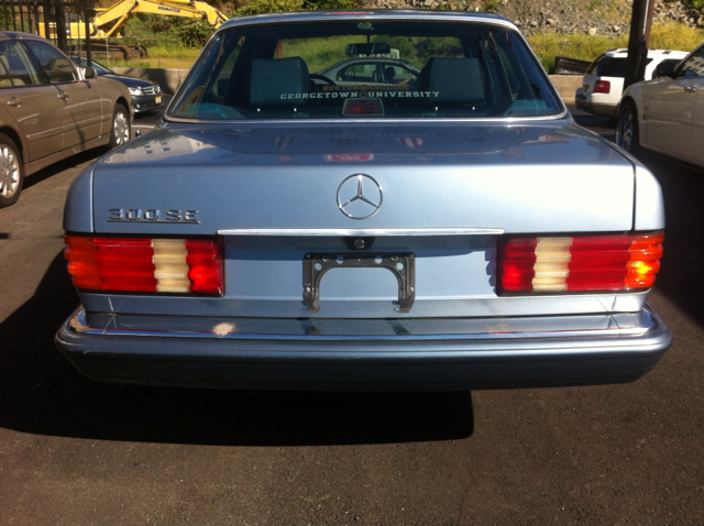 Mercedes-Benz 300 1989 photo 3