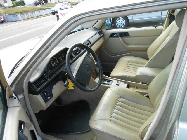 Mercedes-Benz 300 1989 photo 4