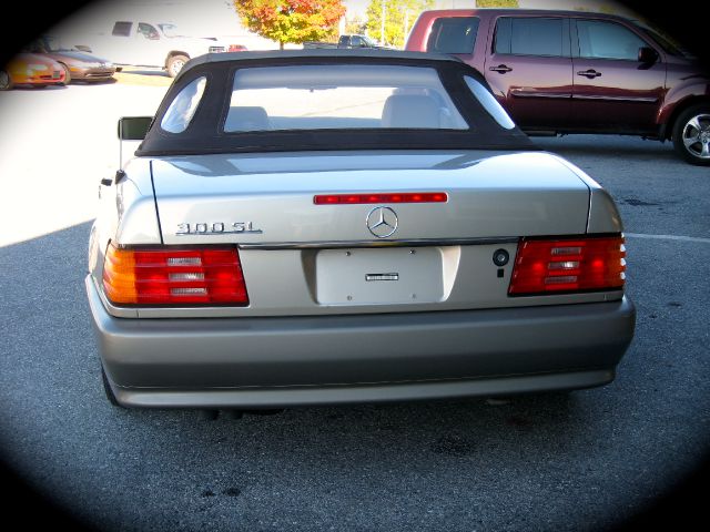 Mercedes-Benz 300 1990 photo 2