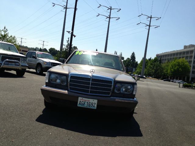 Mercedes-Benz 300 1990 photo 1