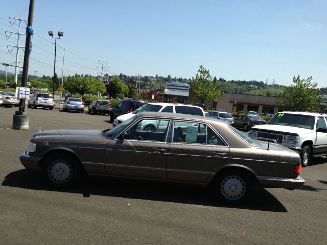 Mercedes-Benz 300 1990 photo 4